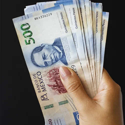 El dinero recibido por un crédito aumenta el flujo de efectivo en el corto plazo, pero no se considera ganancia. 